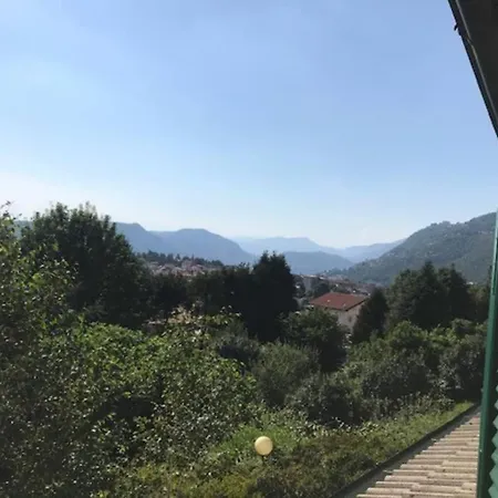Lägenhet Como, Accogliente Mansarda Nel Verde Le Balze