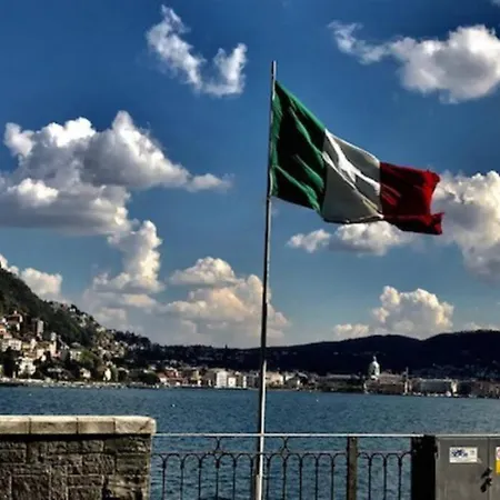 Como, Accogliente Mansarda Nel Verde Le Balze Tavernerio